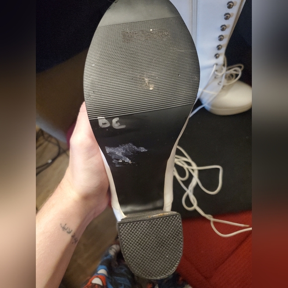 White go-go boots barely worn AMAZING quality size 9 - Picture 4 of 5